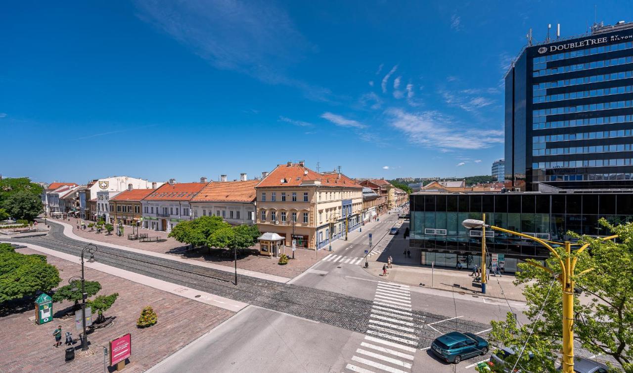 Premium Apt Kosice Center 3 Room 150M2 Hlavna Ulica Extérieur photo
