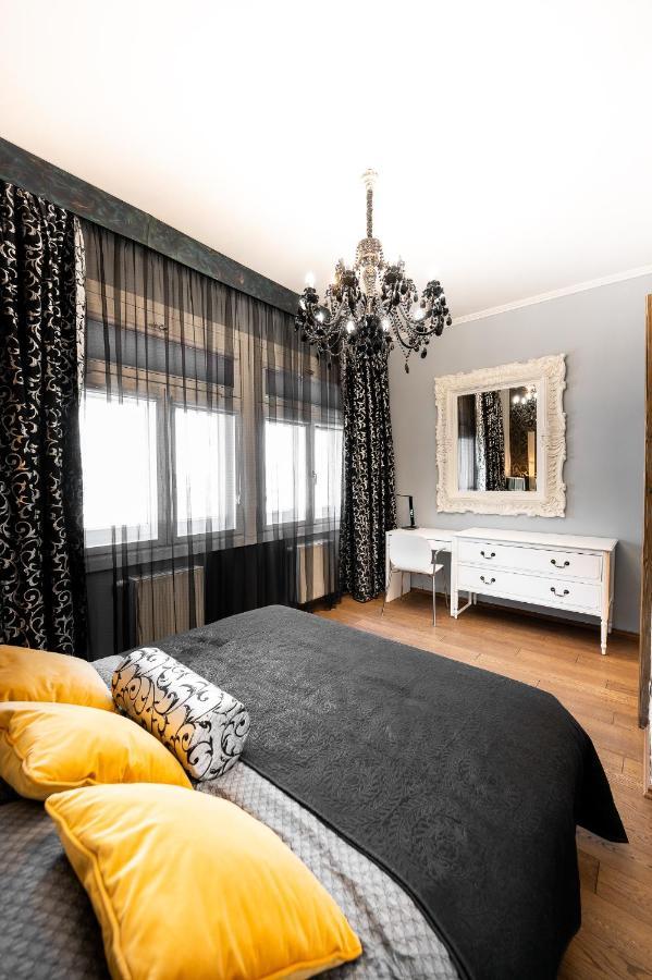 Premium Apt Kosice Center 3 Room 150M2 Hlavna Ulica Extérieur photo
